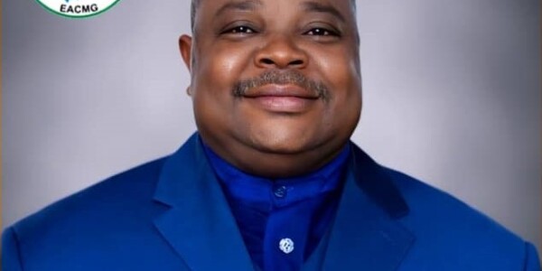 En Mémoire du Révérend Saint Bernard Manoumba, Gabon