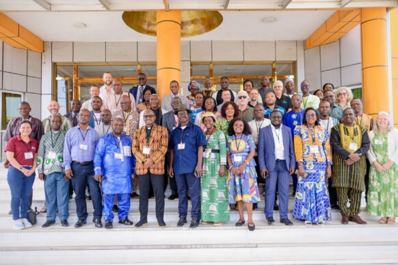 Conferencia de Socorro y Desarrollo de AWF África en Benín